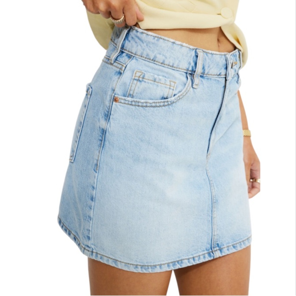 Denim Mini Skirt 🩵